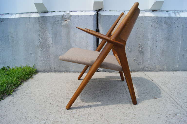 Stained CH-28 Sawback Easy Chair by Hans Wegner for Carl Hansen & Son