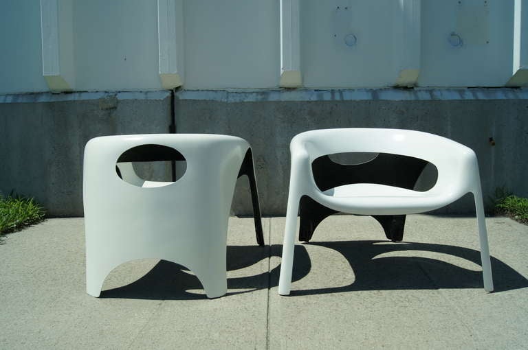 Late 20th Century Pair of Space Age Fiberglass Outdoor Chairs