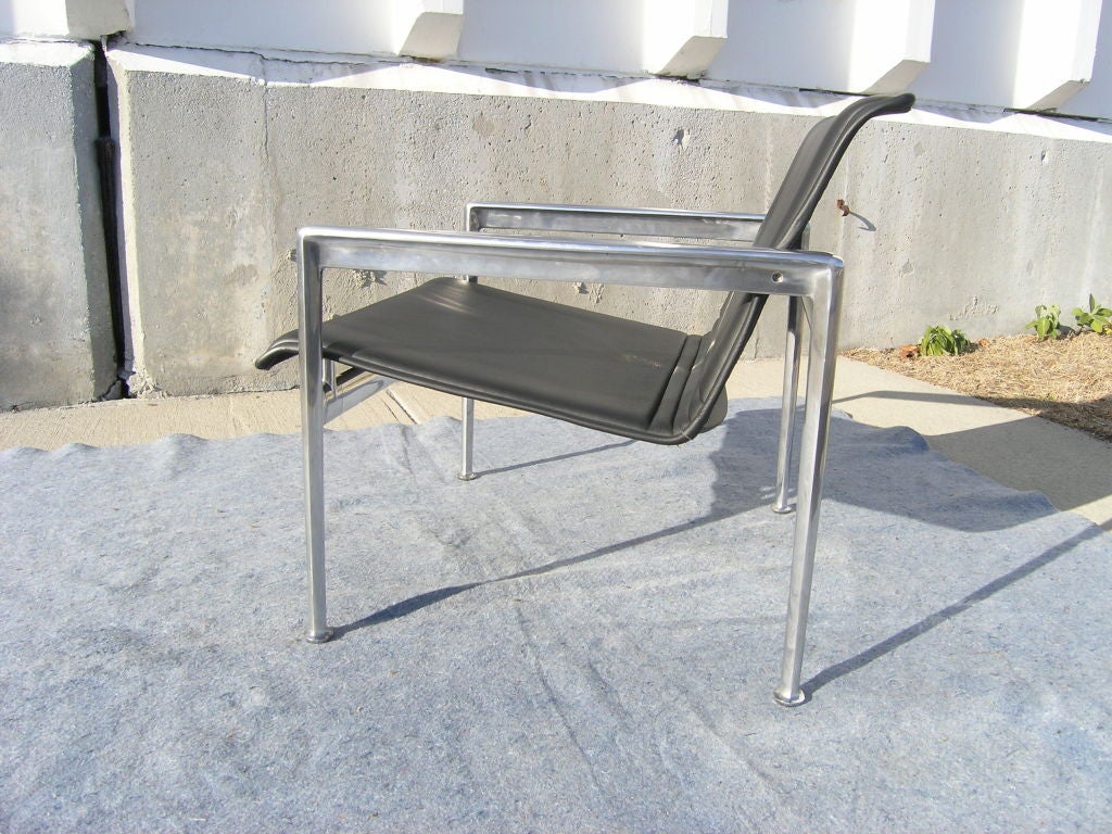 Aluminum and Leather 1966 Collection Lounge Chair by Richard Schultz for Knoll In Good Condition For Sale In Dorchester, MA