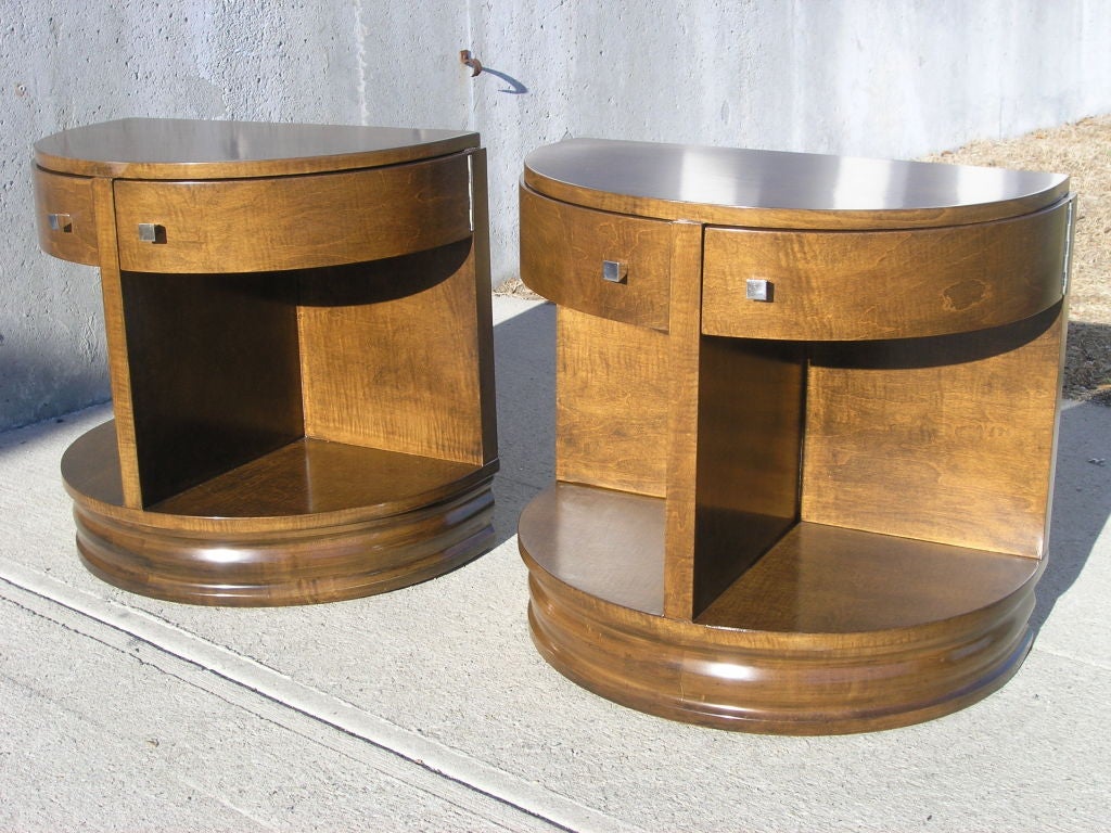 Pair of American Art Deco Demilune Nightstands by Widdicomb In Excellent Condition In Dorchester, MA