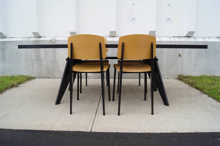 Suite de salle à manger avec table EM et quatre chaises standard de Jean Prouvé pour Vitra 1
