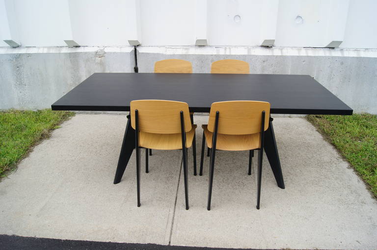 Suite de salle à manger avec table EM et quatre chaises standard de Jean Prouvé pour Vitra 2