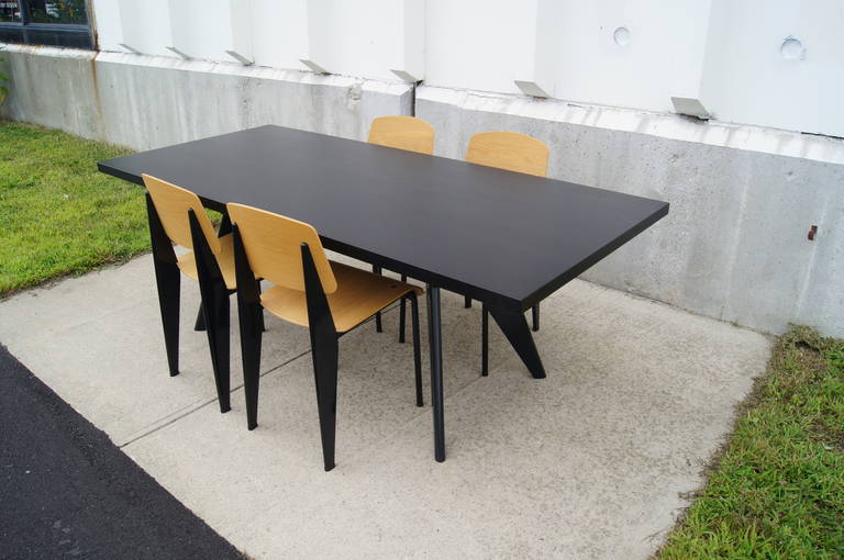Suite de salle à manger avec table EM et quatre chaises standard de Jean Prouvé pour Vitra 3