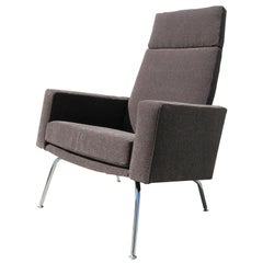 Fauteuil moderne danois à haut dossier avec pieds chromés