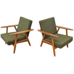 Pair of GE-240 Lounge Chairs by Hans Wegner
