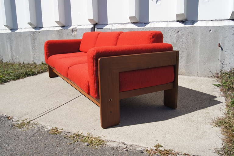 Bastiano Sofa by Tobia Scarpa for Knoll In Excellent Condition In Dorchester, MA