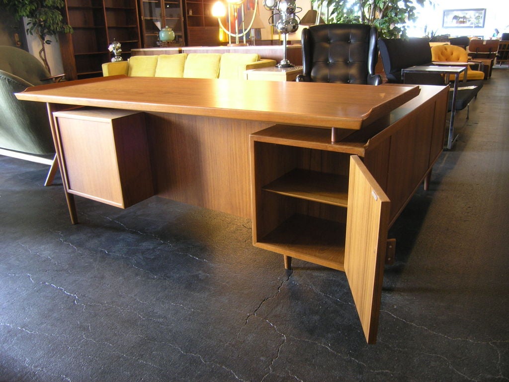 l shaped desk with credenza