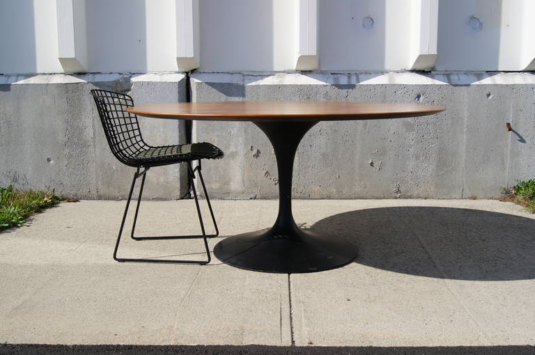 Mid-Century Modern Rare Tea-Height Pedestal Table by Eero Saarinen for Knoll