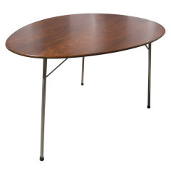 table oeuf à 3 pieds en palissandre d'Arne Jacobsen pour Fritz Hansen