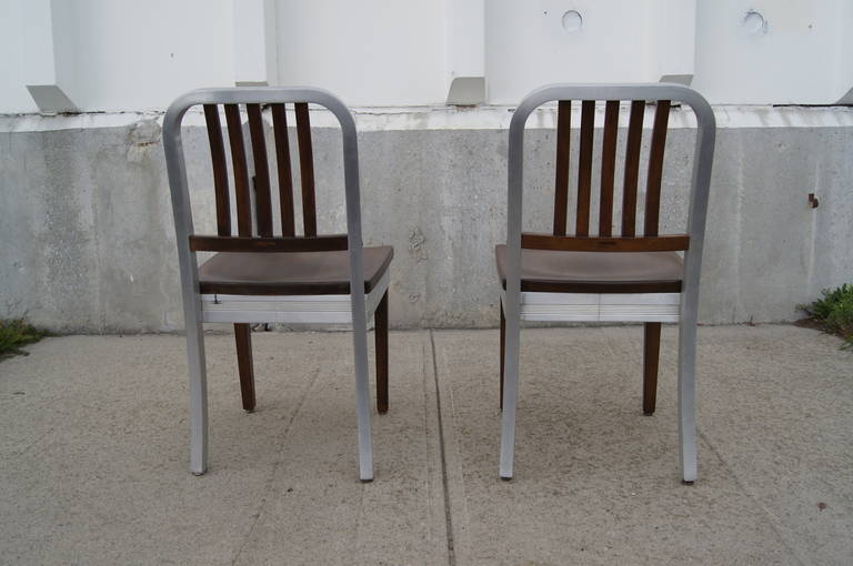 Aluminum and Maple Side Chairs, Model 8310-WS, by Shaw Walker im Zustand „Gut“ in Dorchester, MA