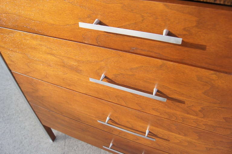 Mid-20th Century Four-Drawer Walnut Dresser by Paul McCobb for Calvin Furniture For Sale