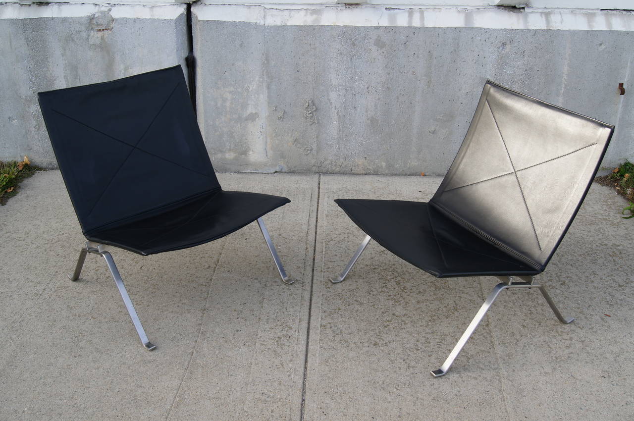 Pair of PK 22 Lounge Chairs by Poul Kjaerholm for Fritz Hansen 2