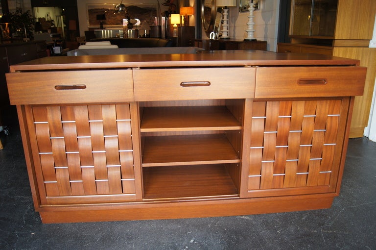 Woven-Front Mahogany Sideboard by Edward Wormley for Dunbar In Good Condition In Dorchester, MA