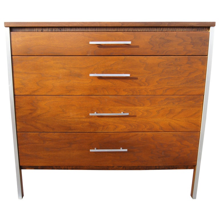 Four-Drawer Walnut Dresser by Paul McCobb for Calvin Furniture For Sale