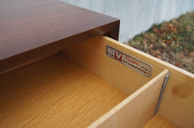 Pair of Small Walnut Dressers by George Nelson for Herman Miller In Excellent Condition In Dorchester, MA