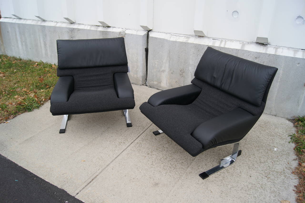 Modern Pair of Onda Lounge Chairs by Giovanni Offredi for Saporiti Italia