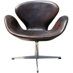 Vintage Early Leather Swan Chair by Arne Jacobsen for Fritz Hansen