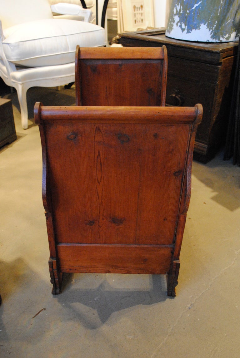 19th Century Dolls or Dog Sleigh Bed In Good Condition For Sale In Boston, MA