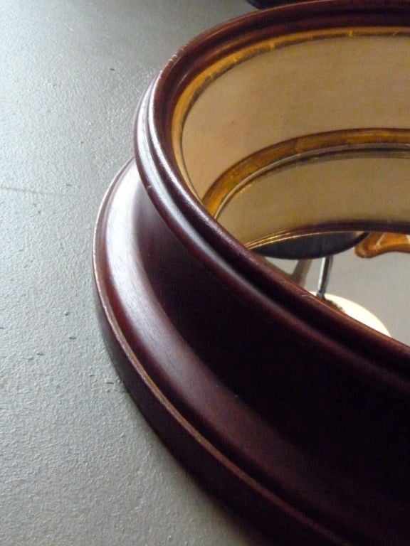 Oval walnut mirror In Good Condition In Boston, MA