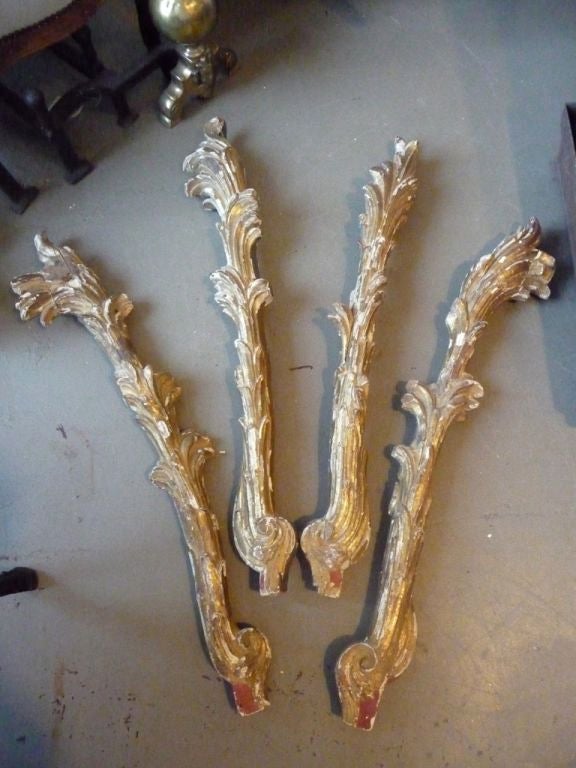 18th Century Carved Giltwood Fragments For Sale 1