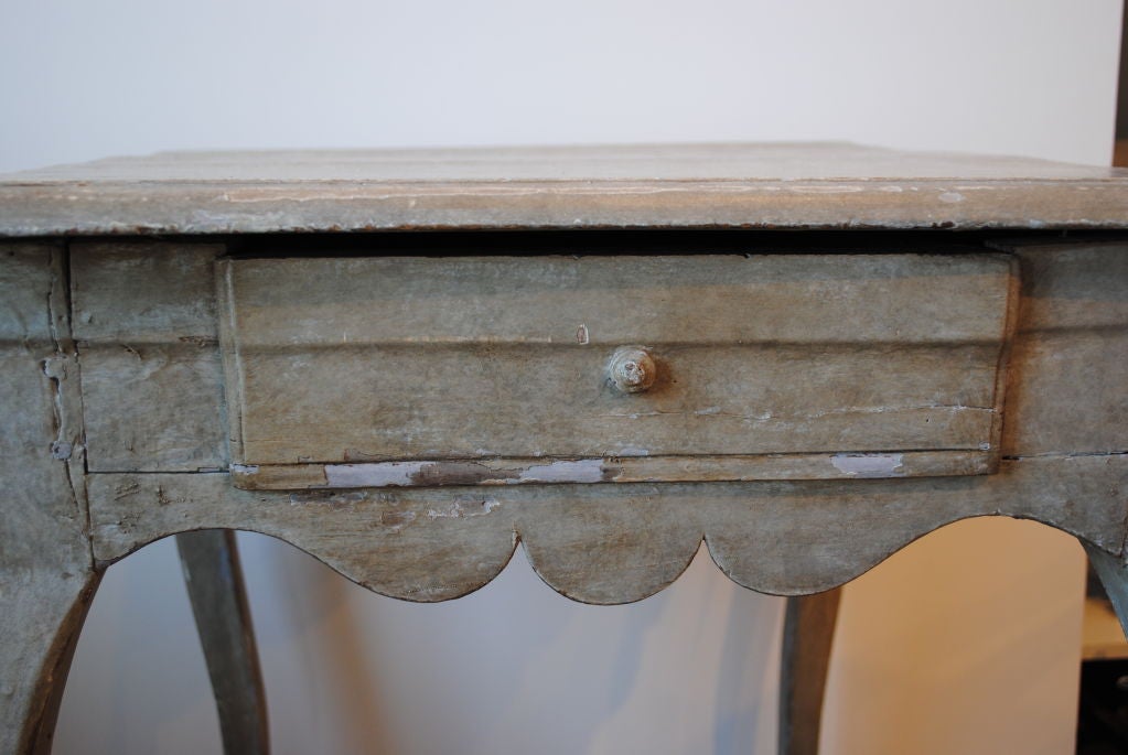 18th Century Swedish Table with Cabriole Legs In Good Condition In Boston, MA