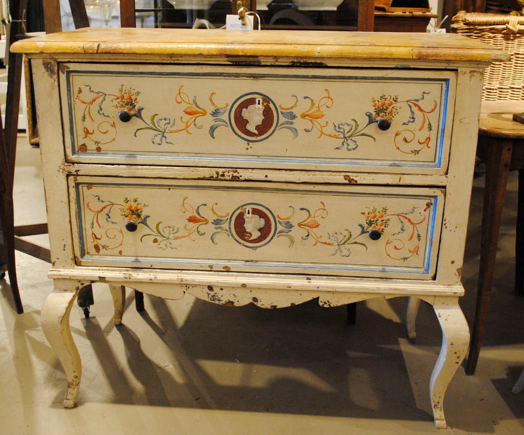 Mid to Late 19th Century Painted Italian Commode For Sale 2