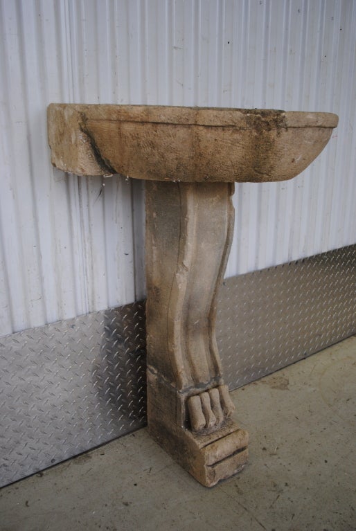 Early 18th Century French Limestone Fountain For Sale 2