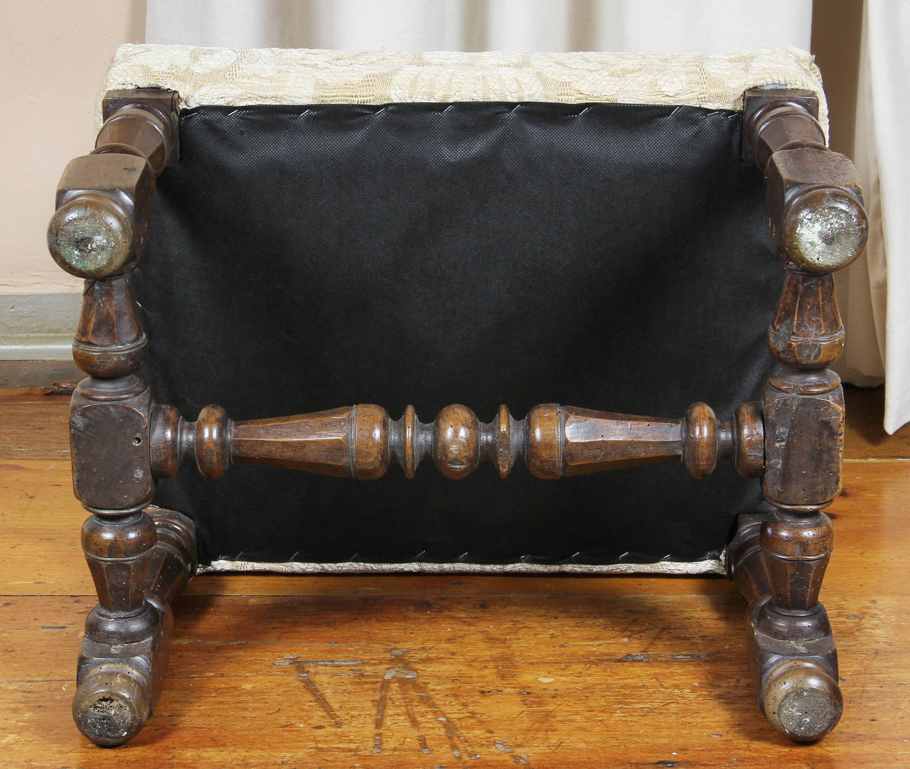 Italian Baroque Walnut Bench 6