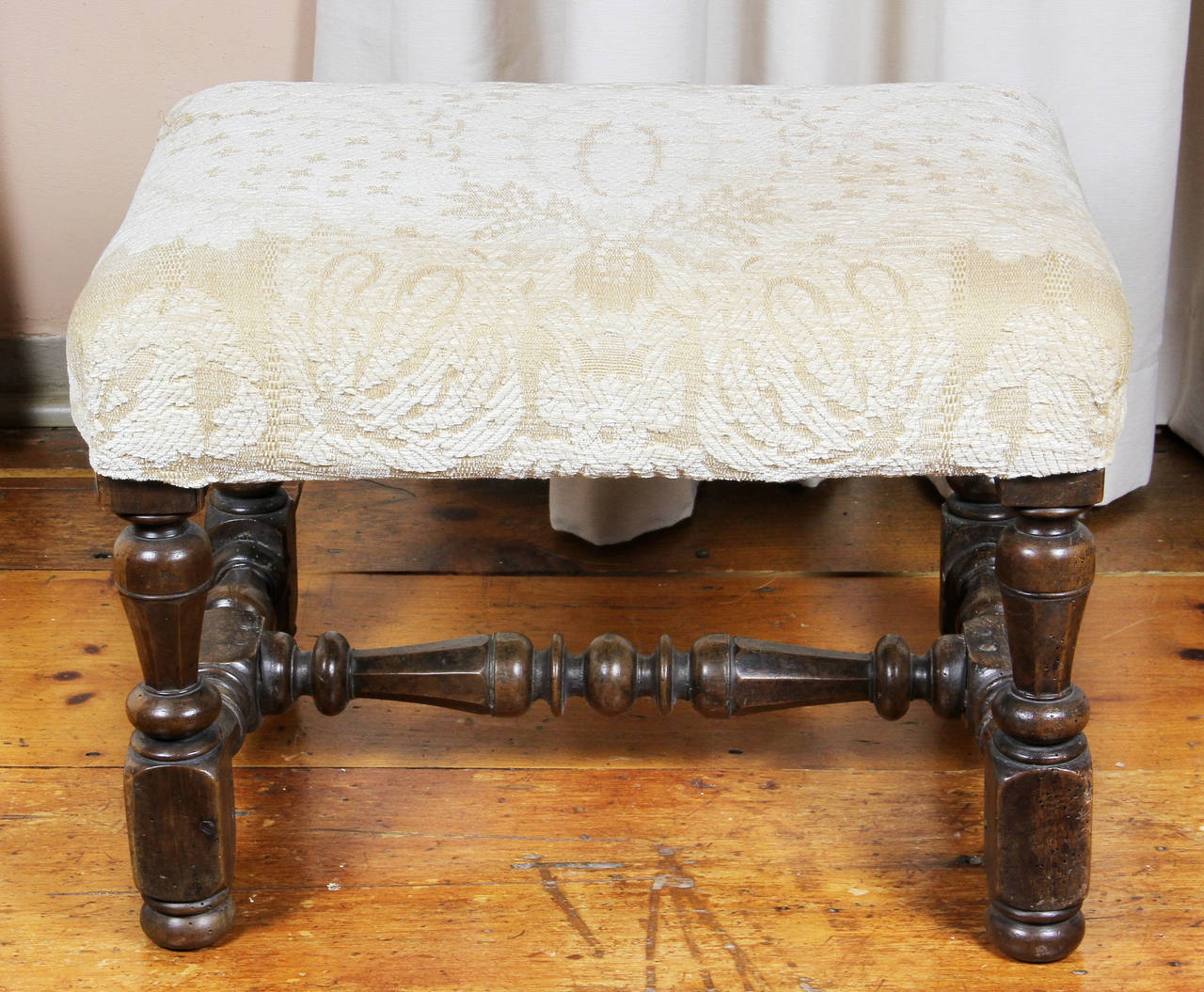 Italian Baroque Walnut Bench 5