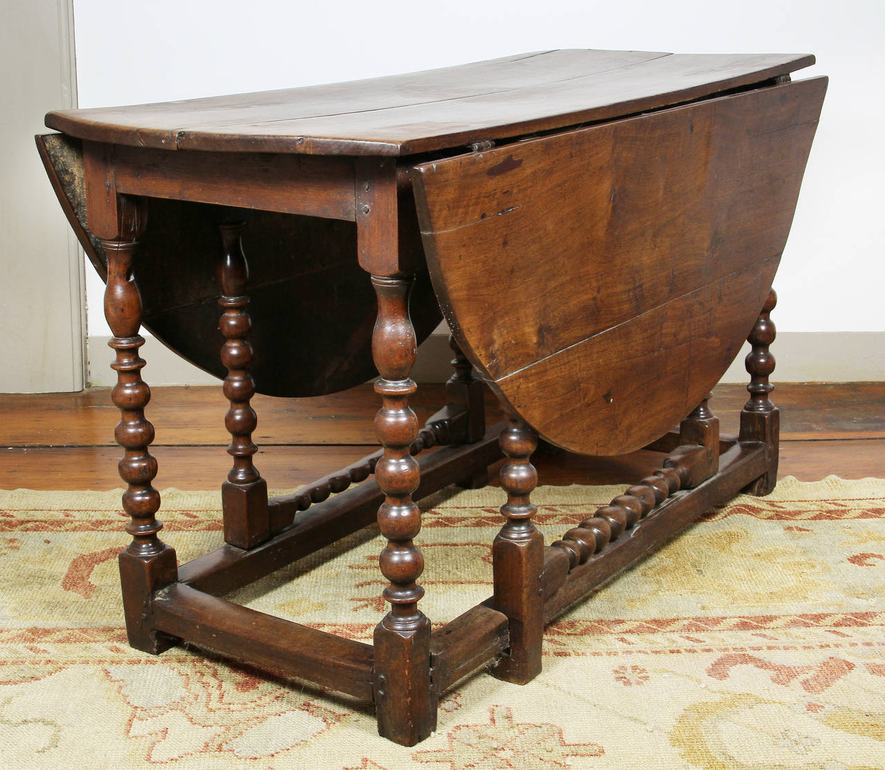 gate leg table with chairs