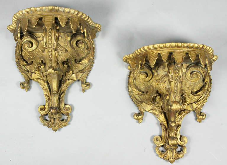 Régence Pair of Regence Style Giltwood Wall Brackets