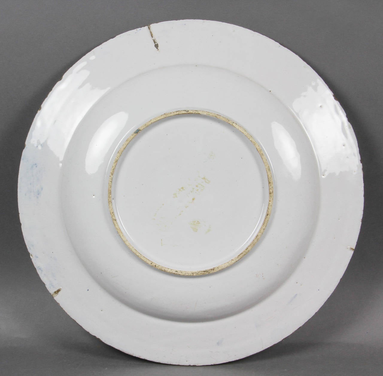 Assiette de présentation néerlandaise de Delft bleue et blanche Bon état - En vente à Essex, MA