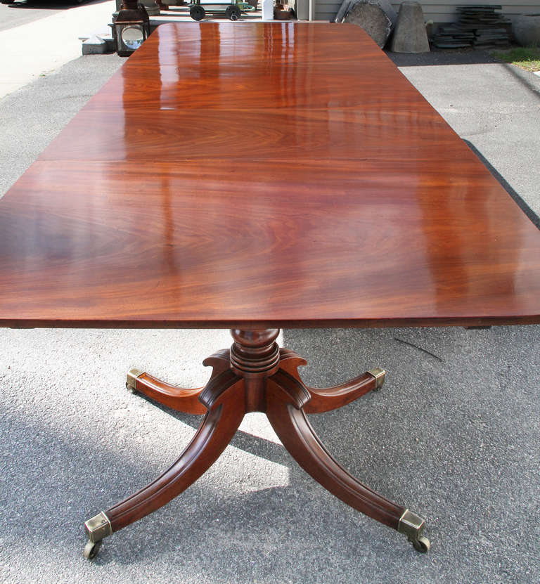 Fine Regency Mahogany Three Pedestal Dining Table In Excellent Condition In Essex, MA