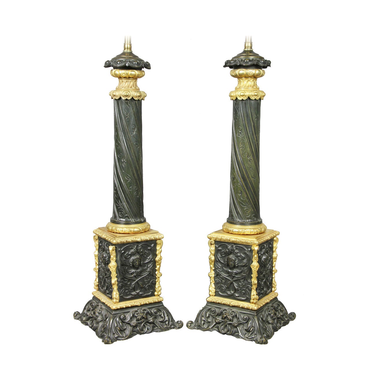Paire de lampes de table Napoléon III en bronze et bronze doré en vente