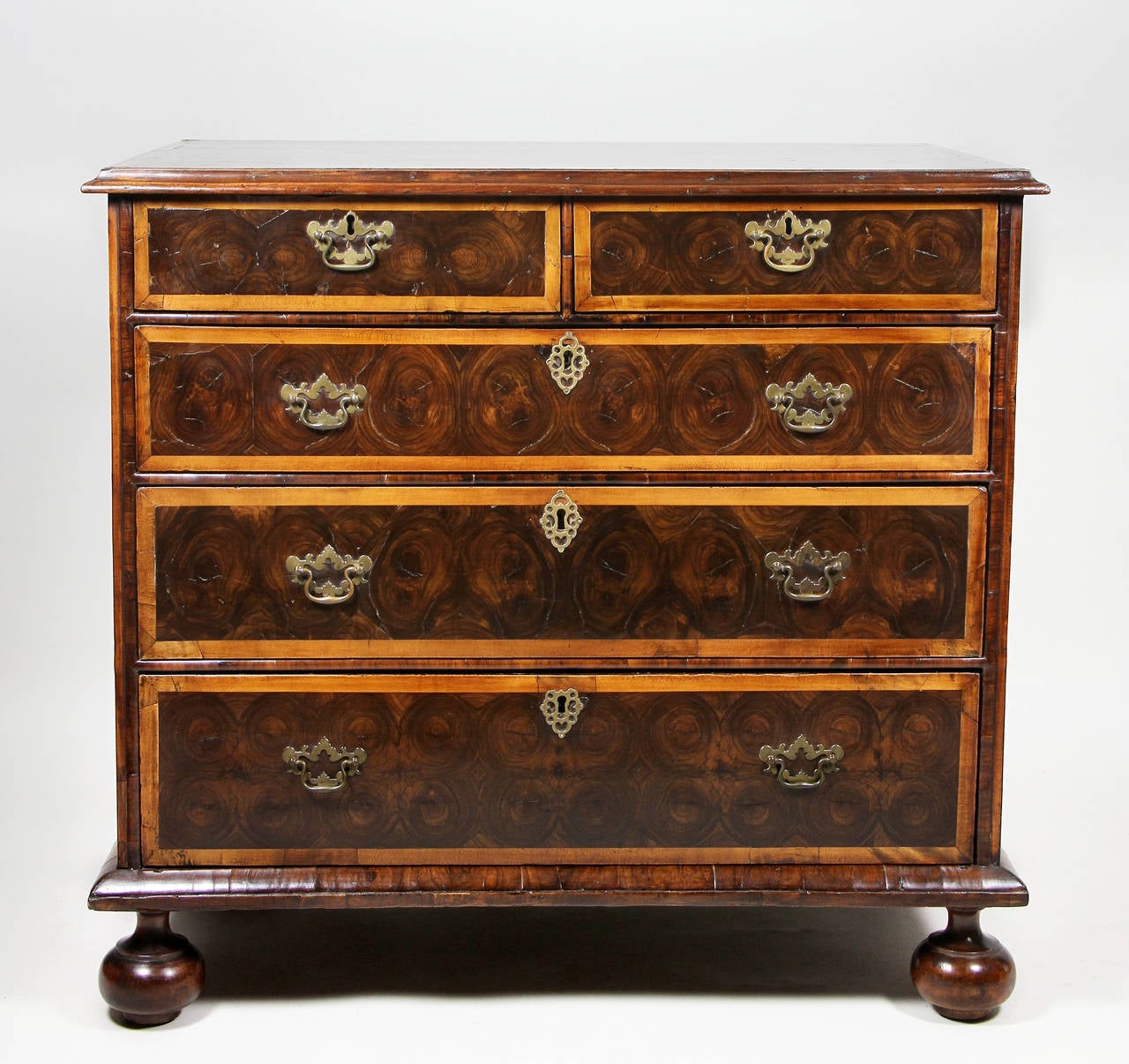 William And Mary Oyster Veneer Chest Of Drawers In Good Condition In Essex, MA