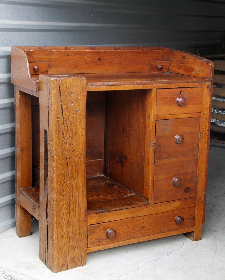 Rectangular top over four drawers and open well. Provenance ; Stillington Hall , Gloucester , Ma