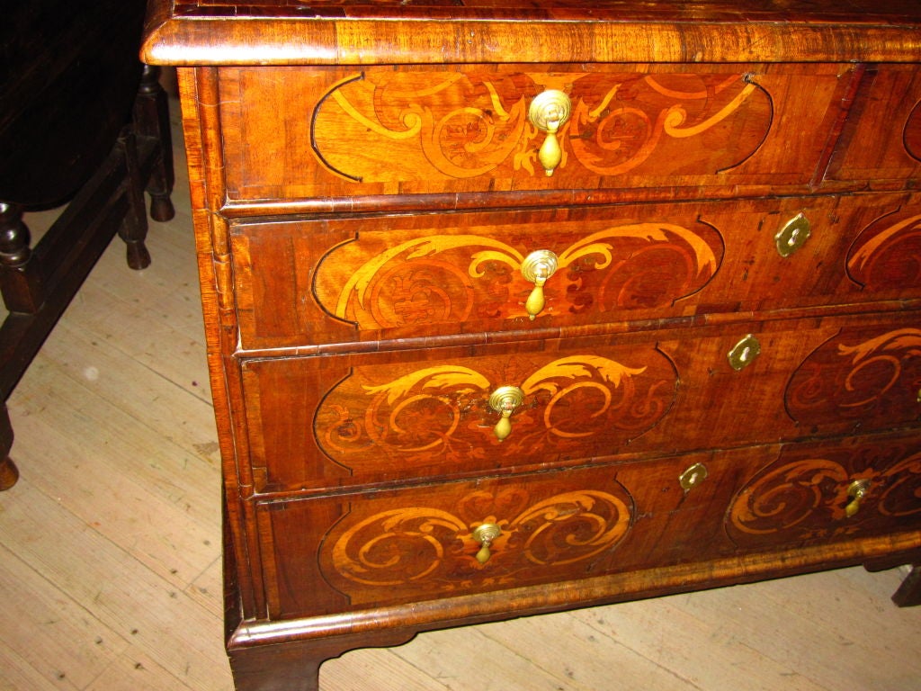 English WILLIAM AND MARY WALNUT AND MARQUETRY CHEST