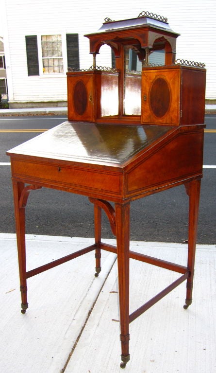 EDWARDIAN SATINWOOD LADIES DESK