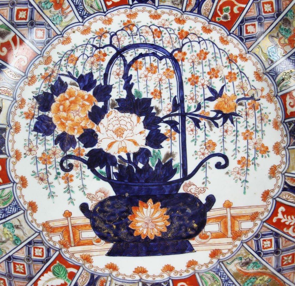 Large Japanese Imari Punch Bowl In Excellent Condition In Essex, MA