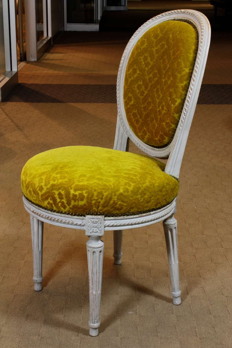 XVIIIe siècle Ensemble de huit chaises d'appoint Louis XVI en vente