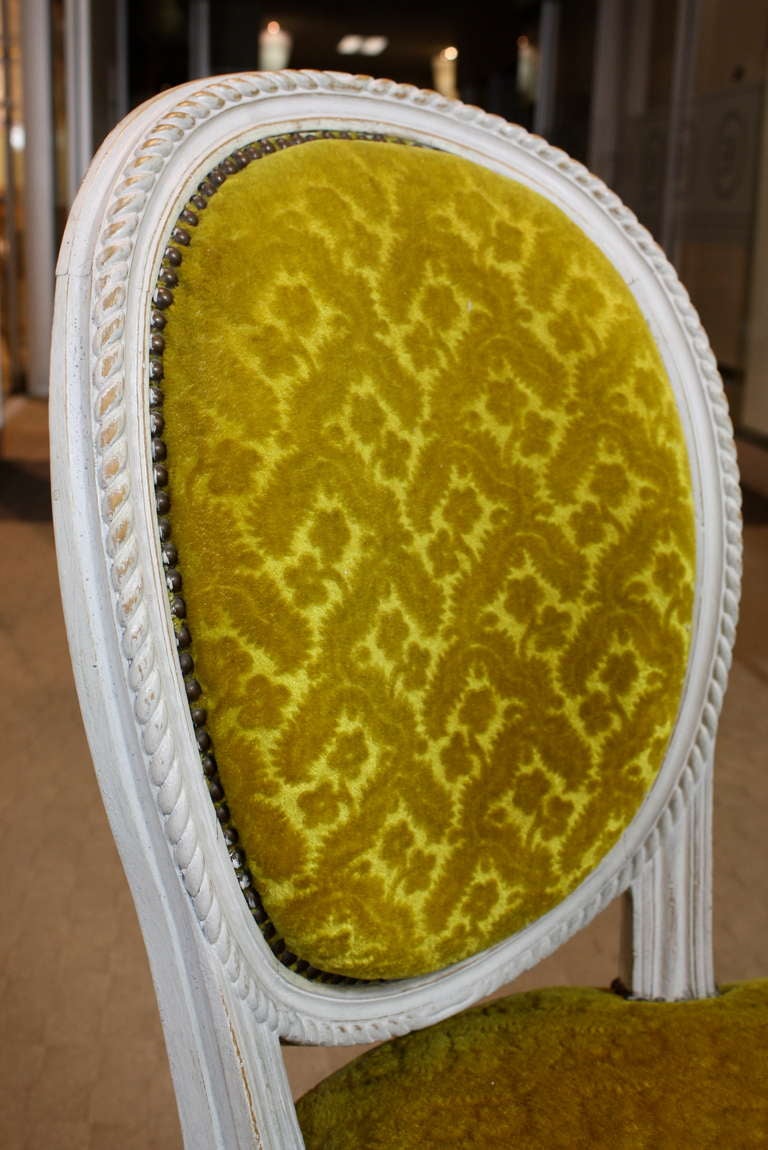 Tissu d'ameublement Ensemble de huit chaises d'appoint Louis XVI en vente