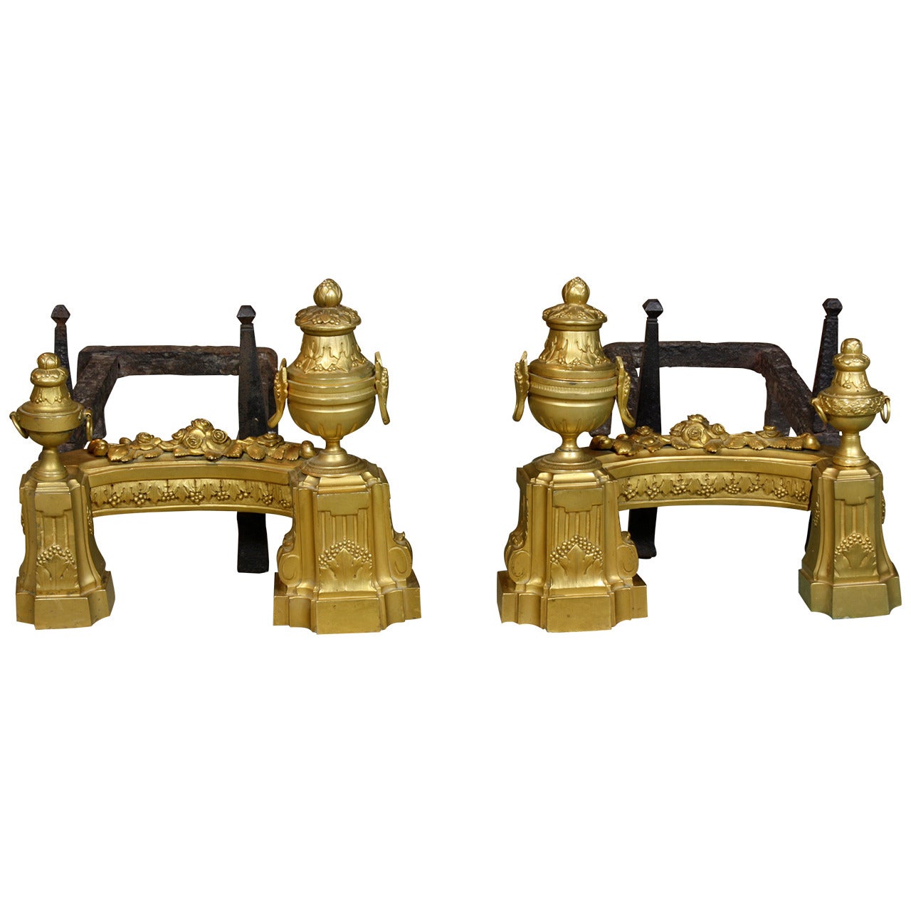 Paire de chenets néoclassiques en bronze doré français en vente