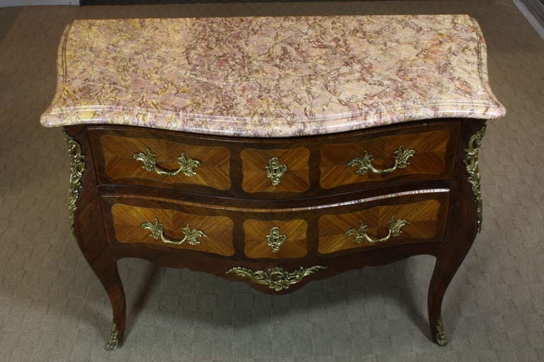 French Louis XV Style Commode In Good Condition For Sale In Pembroke, MA