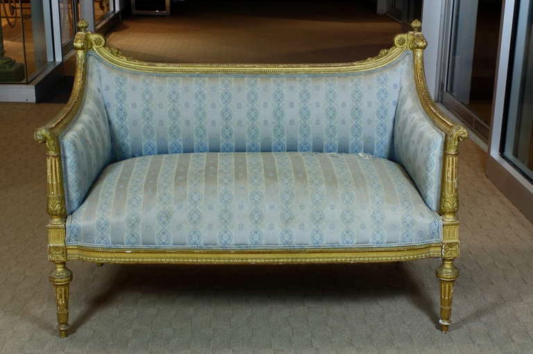 Petit Louis XVI Style Giltwood Canape In Good Condition In Pembroke, MA
