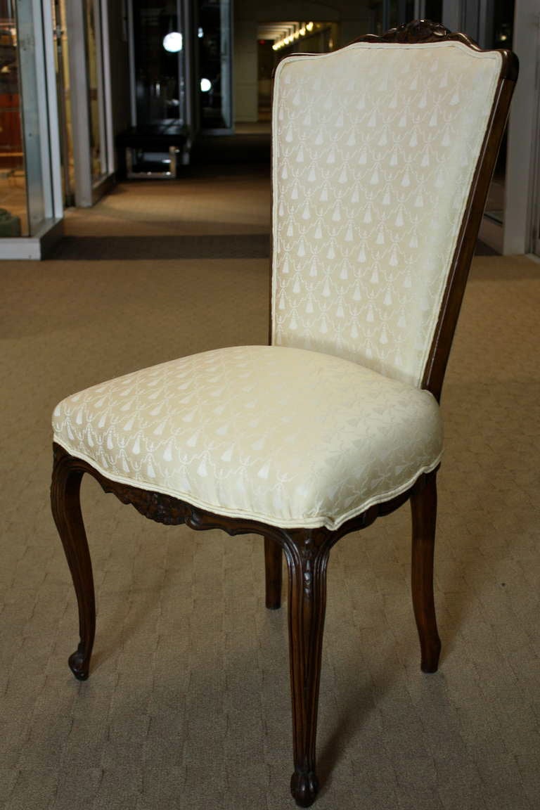 Set of Six Louis XV Style Dining Chairs In Good Condition In Pembroke, MA