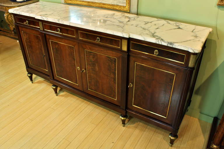 French Louis XVI Style Mahogany Enfilade Buffet In Good Condition In Pembroke, MA