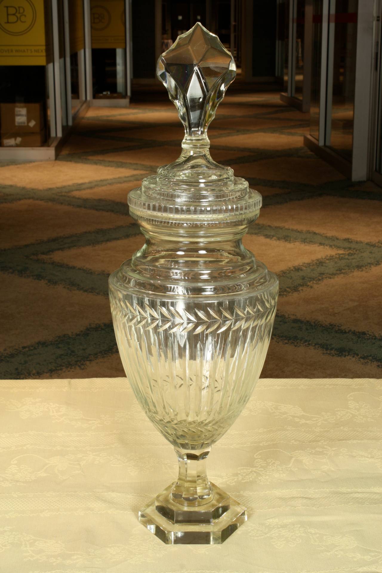 Pair of English Cut-Glass Covered Urns In Good Condition In Pembroke, MA