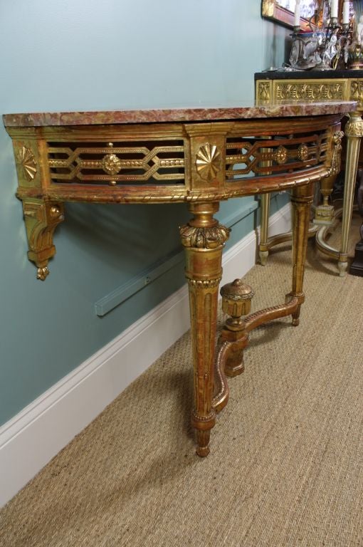 Table console française d'époque Louis XVI avec plateau en marbre Breccia en vente 3