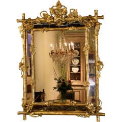 Miroir Pareclose français en bois doré en forme de vigne de raisin