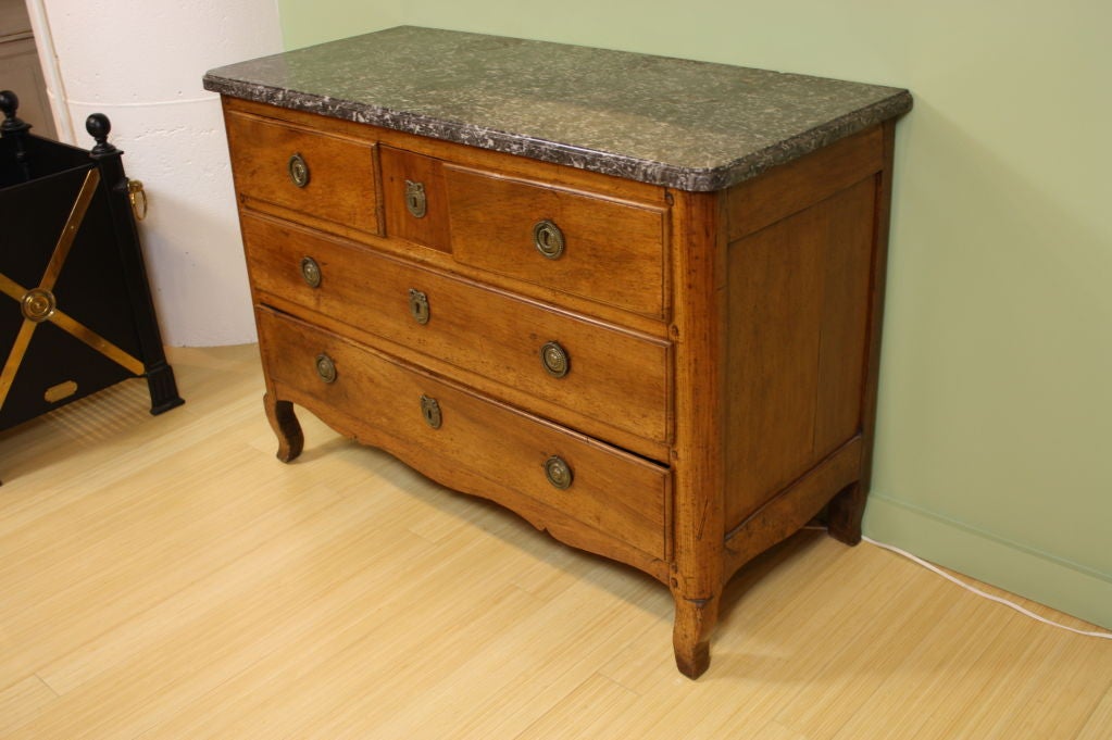 French 18th century transitional style walnut commode with a thick Gris St. Anne marble top (1 1/8